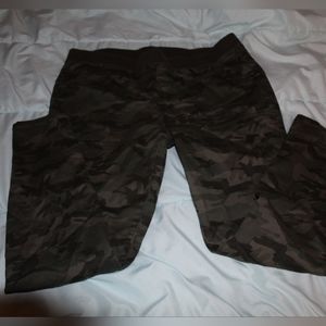 Juniors No Boundaries Sz XLARGE (15-17) Camo Pull On Jeggings